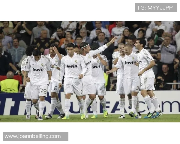 揭开足球明星的真实身份揭秘他们的真名与背后的故事