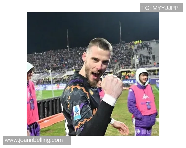 足球明星时尚搭配解析男士服装风格与潮流趋势展示